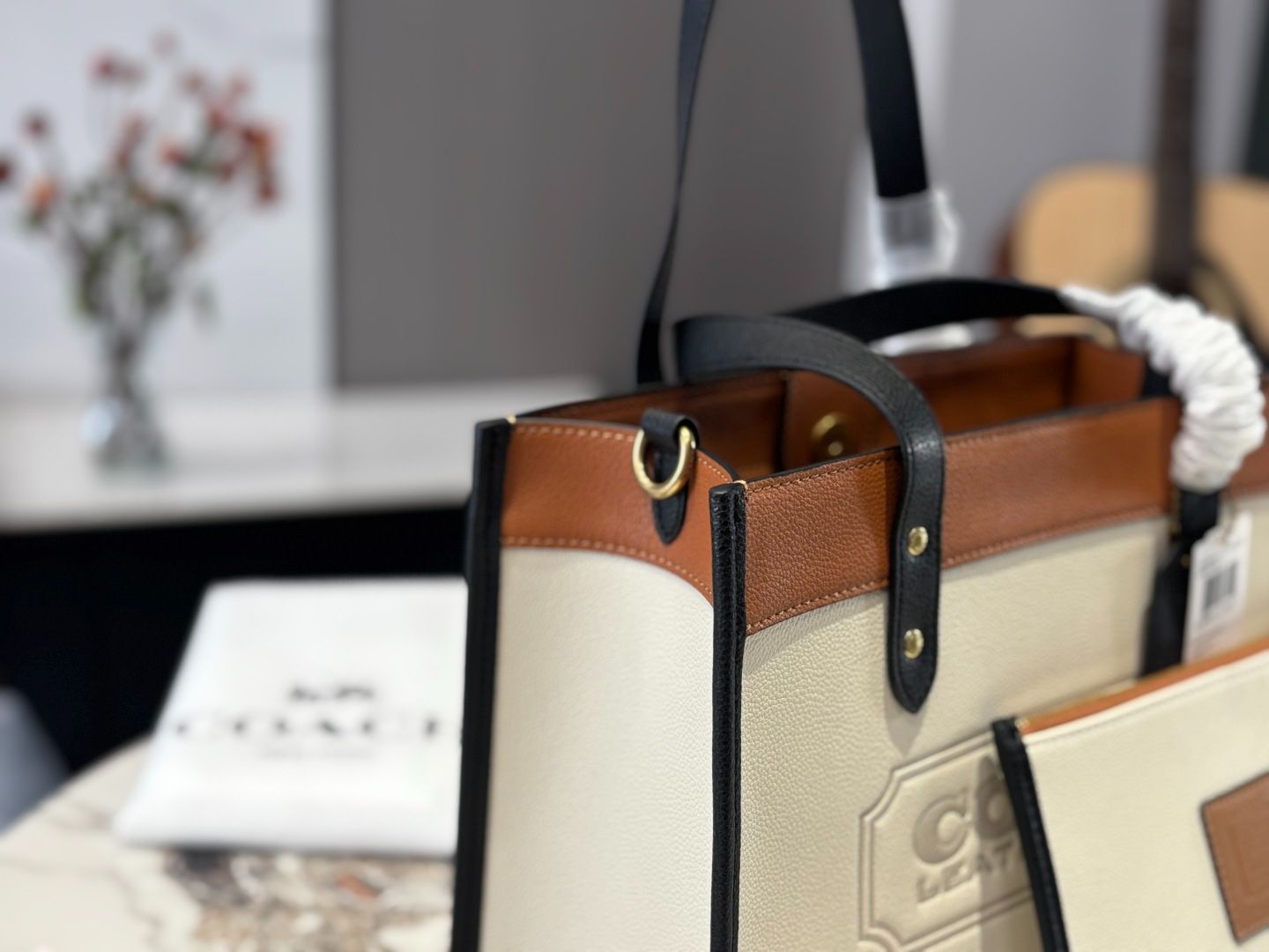 【今日特価】Coach SS22 Field 30cm Tote Bag - コーチ SS22 フィールド 30cm トートバッグ（オリジナルレザー）-WTO輸入2