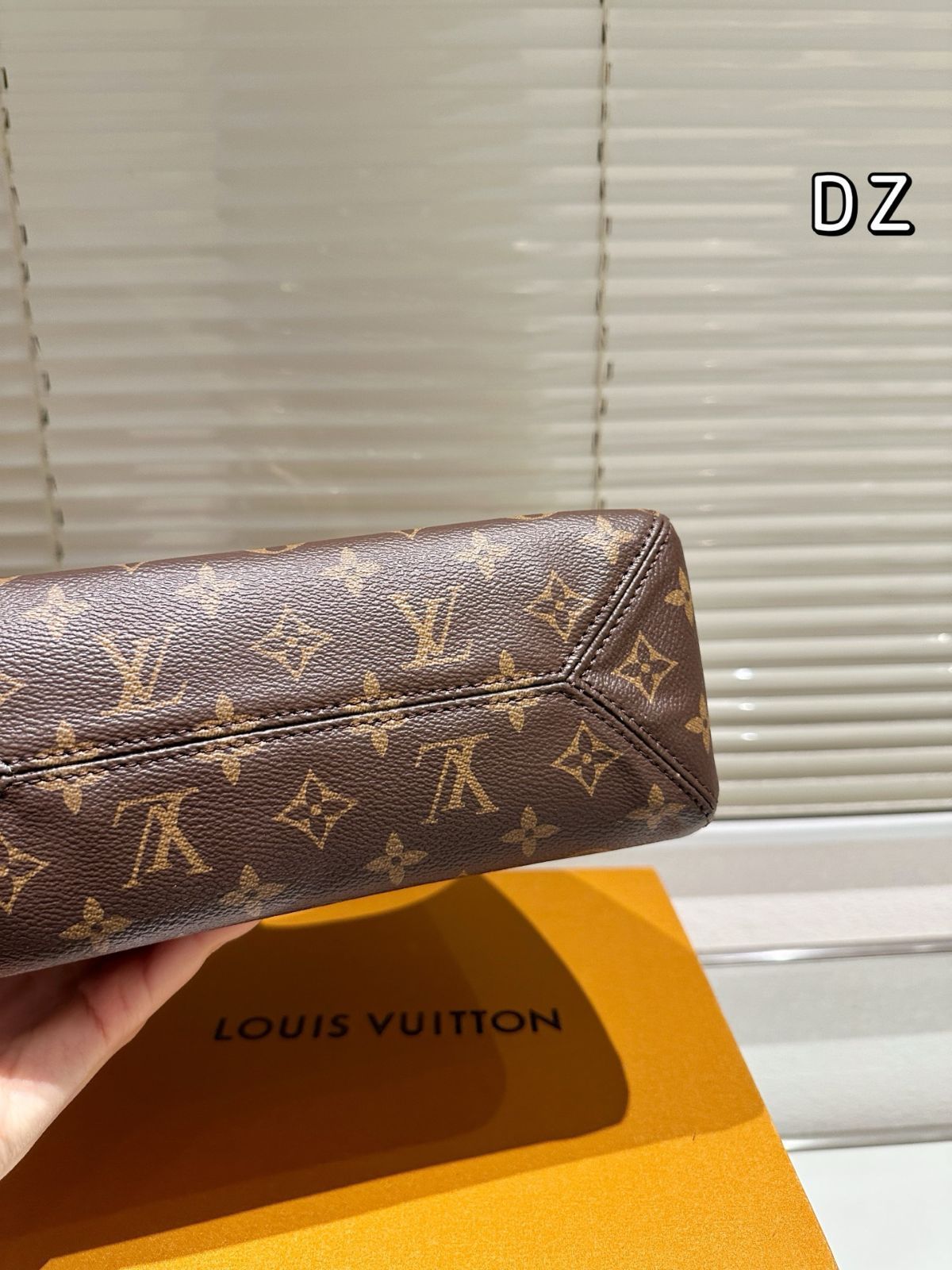 【今日特価】LV The Drop 24 ルイヴィトン ザ ドロップ 24cm ハンドバッグ-WTO輸入