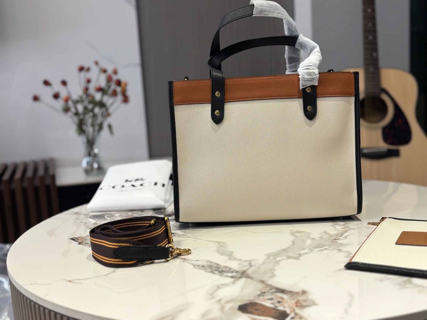 【今日特価】Coach SS22 Field 30cm Tote Bag - コーチ SS22 フィールド 30cm トートバッグ（オリジナルレザー）-WTO輸入2