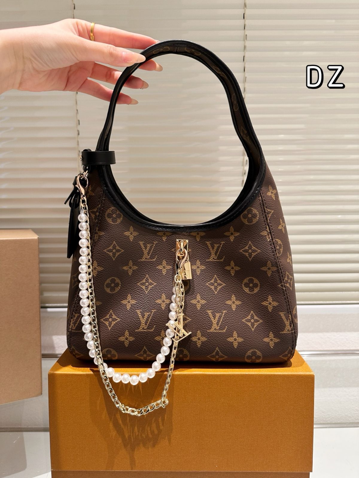 【今日特価】LV The Drop 24 ルイヴィトン ザ ドロップ 24cm ハンドバッグ-WTO輸入
