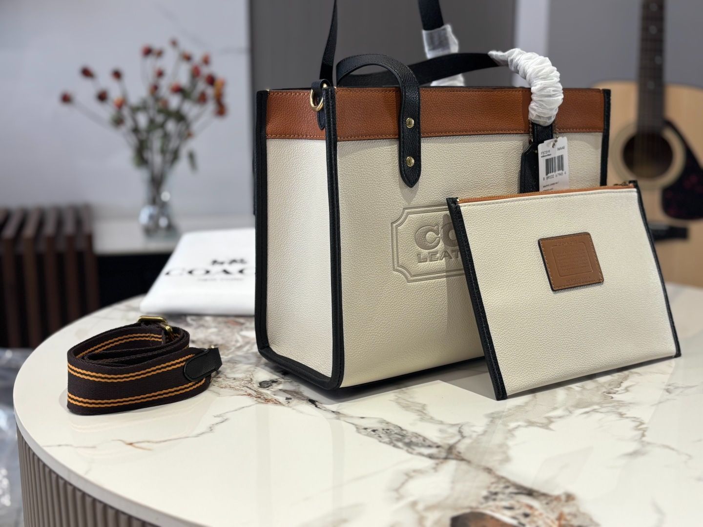 【今日特価】Coach SS22 Field 30cm Tote Bag - コーチ SS22 フィールド 30cm トートバッグ（オリジナルレザー）-WTO輸入2
