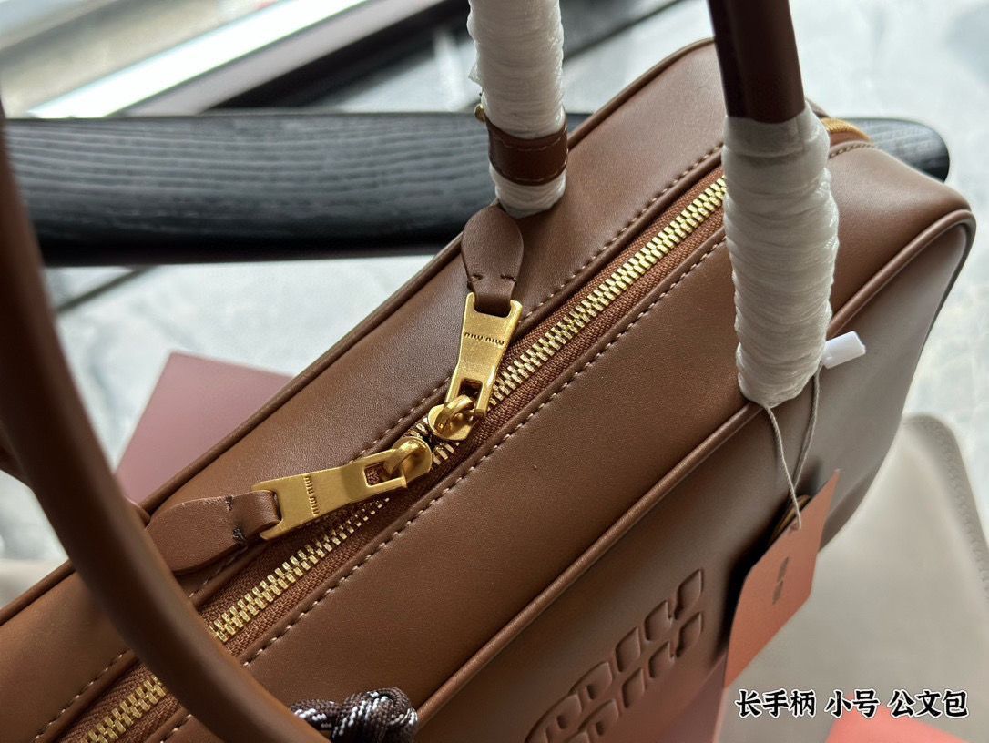 【今日特価】Miu Miu Small Bowling Briefcase / ミュウミュウ スモール ボウリング ブリーフケース-WTO輸入1