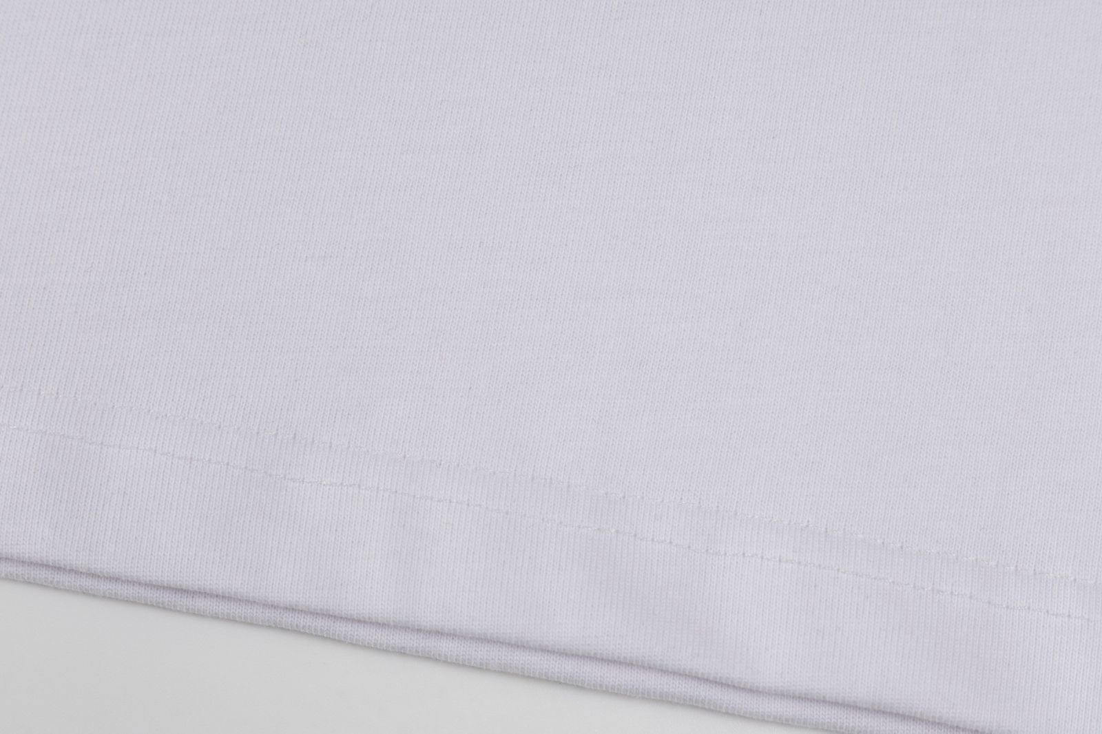 【今日特価】THOM BROWNE TB 25ss プレミアム刺繍 T シャツ