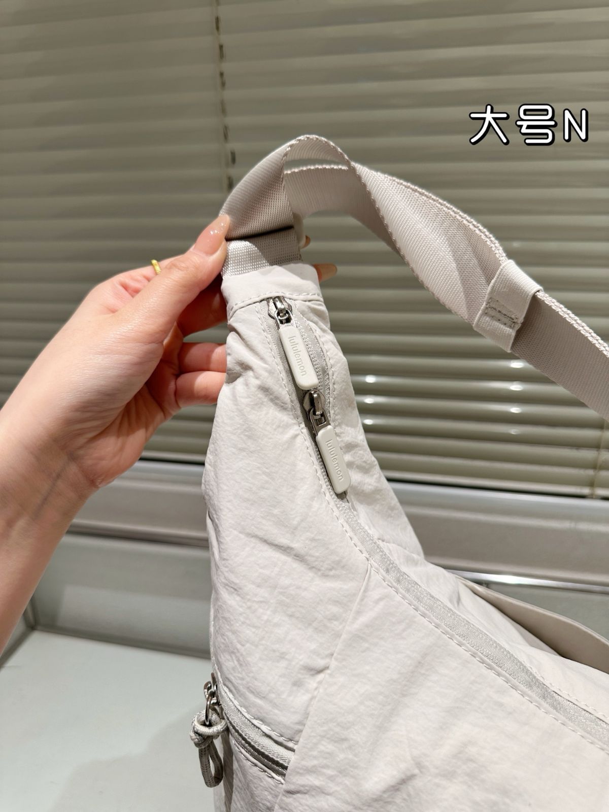 【今日特価】Lululemon Slouchy ミサンガールバッグ（Lululemon Slouchy 牛角包）-MM輸入
