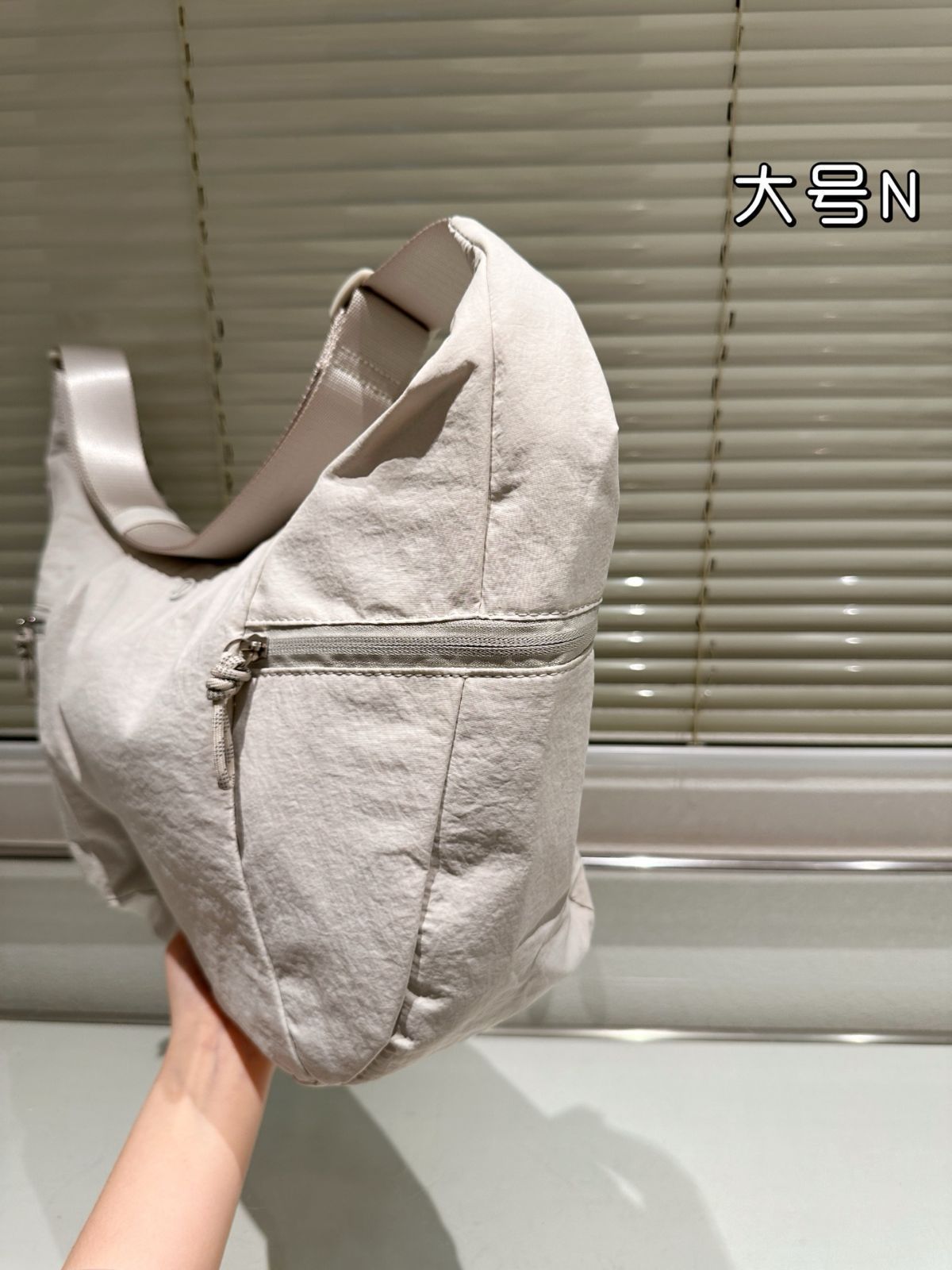 【今日特価】Lululemon Slouchy ミサンガールバッグ（Lululemon Slouchy 牛角包）-MM輸入