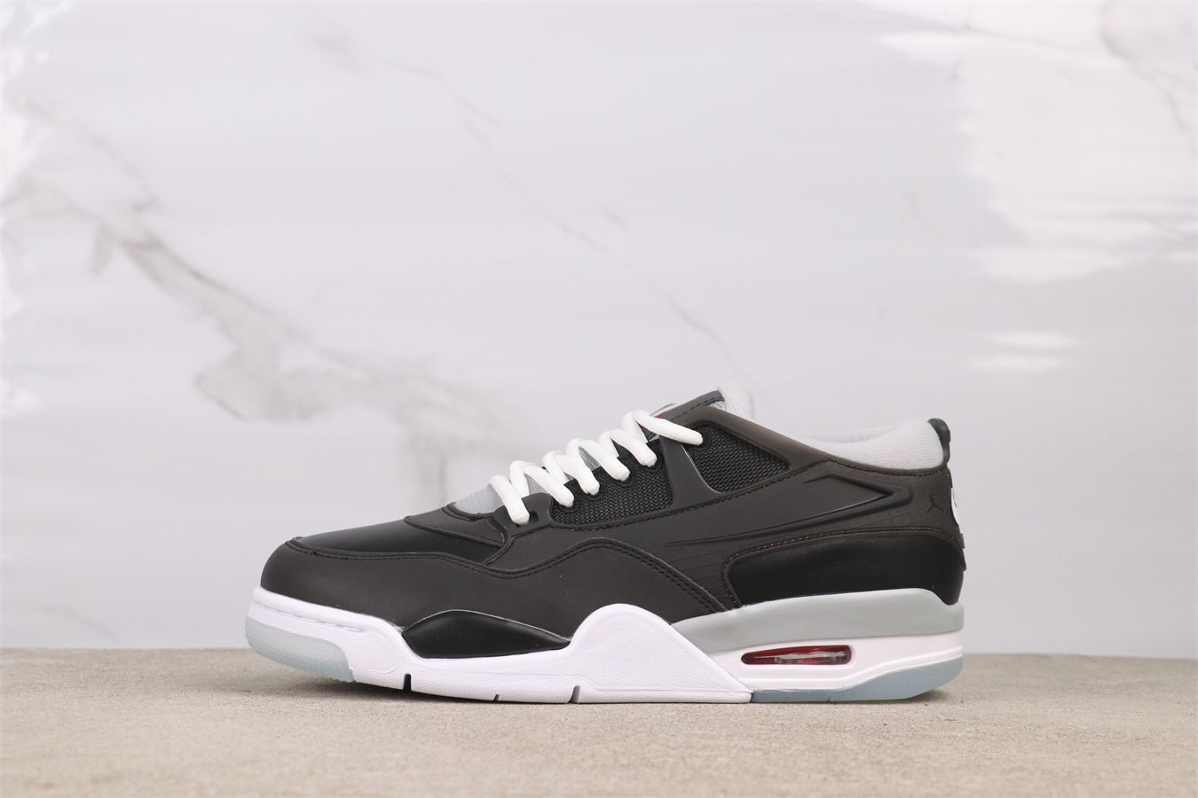 【今日特価】エアジョーダン Air Jordan 4 RM ブラックホワイト Black White HV5184 - 010