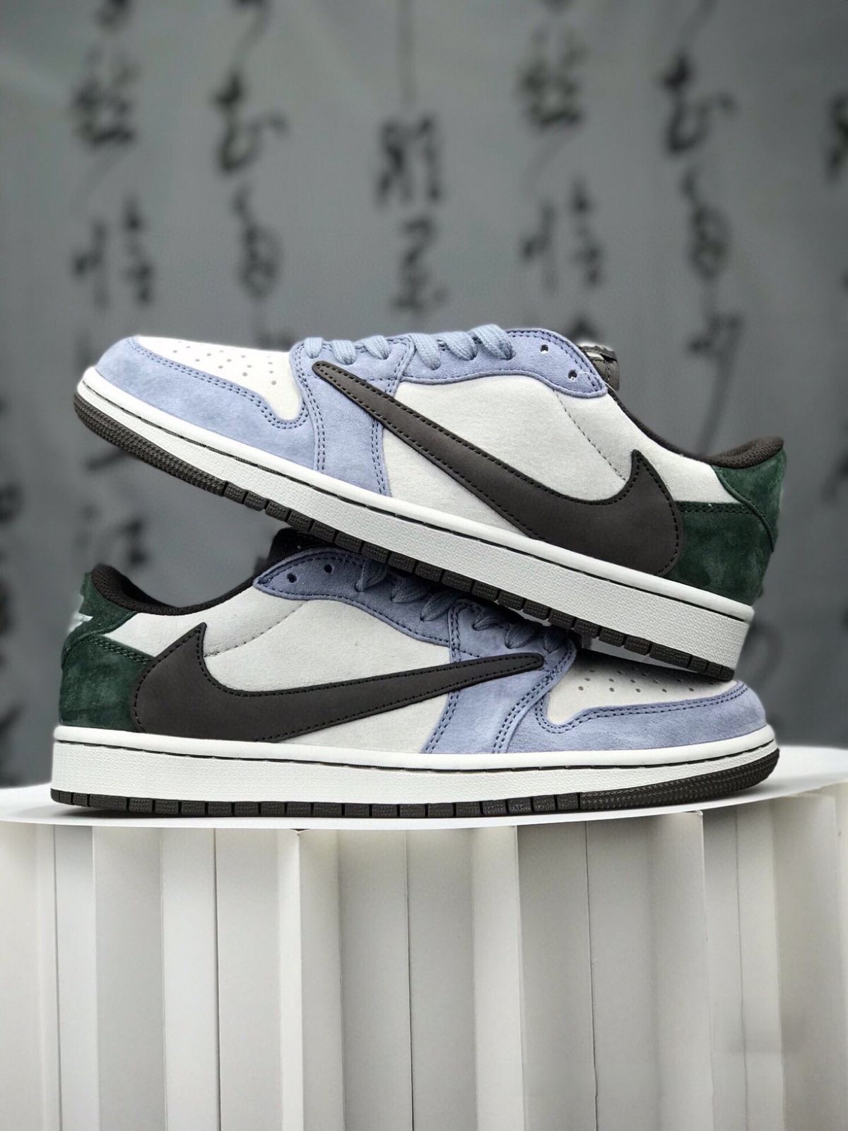 お値下げしました??即購入?? ナイキ スニーカー Travis Scott x Air Jordan 1 Low OG Reverse Mocha DM7866-820
