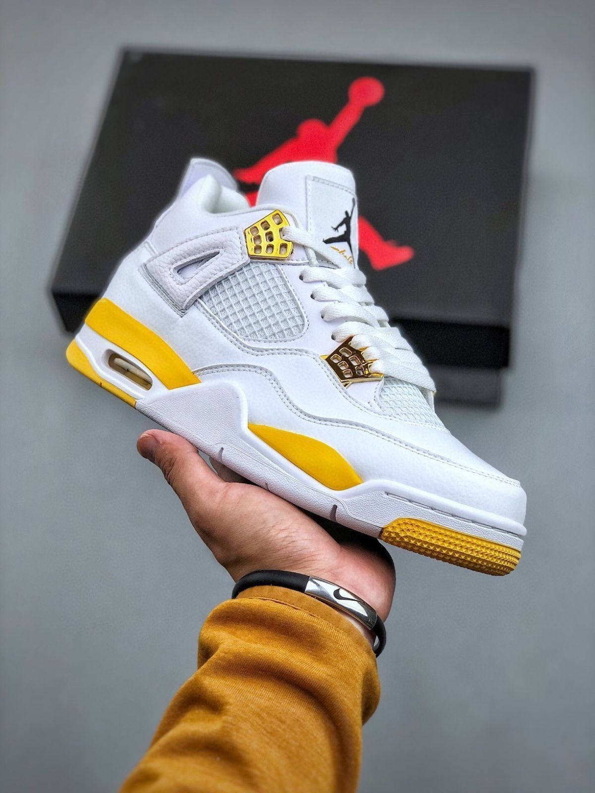 お値下げしました??即購入新品箱付?? Nike air jordan 4 retro wnns vivid sulfura ナイキ-WTO輸入1