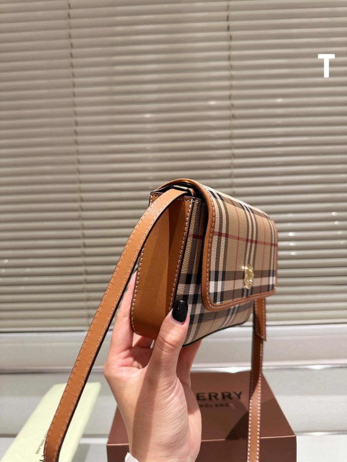 【今日特価】Burberry Vintage Camera Bag バーバリー ヴィンテージ カメラバッグ-WTO輸入2 【今日特価】Burberry Vintage Camera Bag バーバリー ヴィンテージ カメラバッグ-WTO輸入2