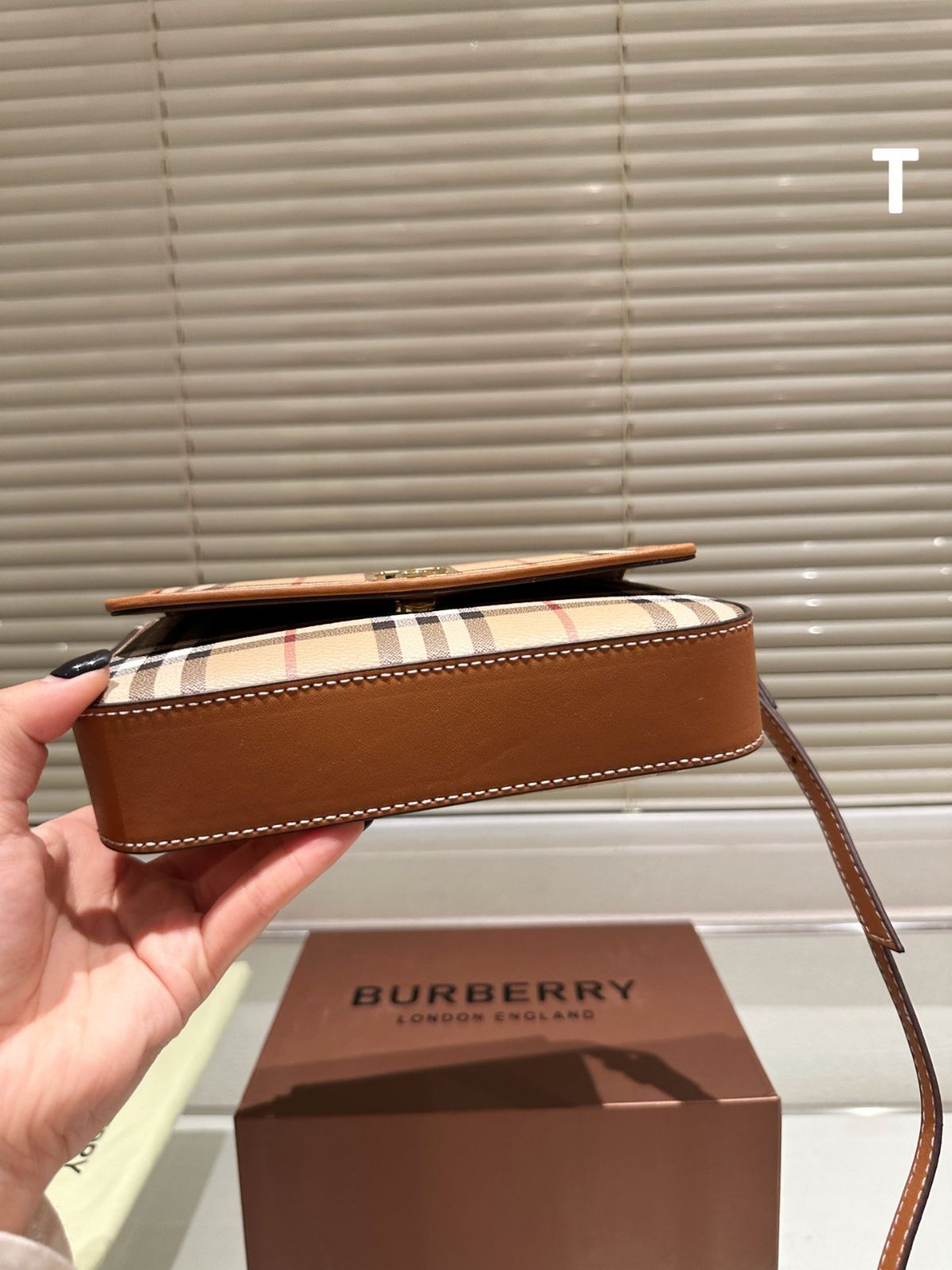 【今日特価】Burberry Vintage Camera Bag バーバリー ヴィンテージ カメラバッグ-WTO輸入2 【今日特価】Burberry Vintage Camera Bag バーバリー ヴィンテージ カメラバッグ-WTO輸入2