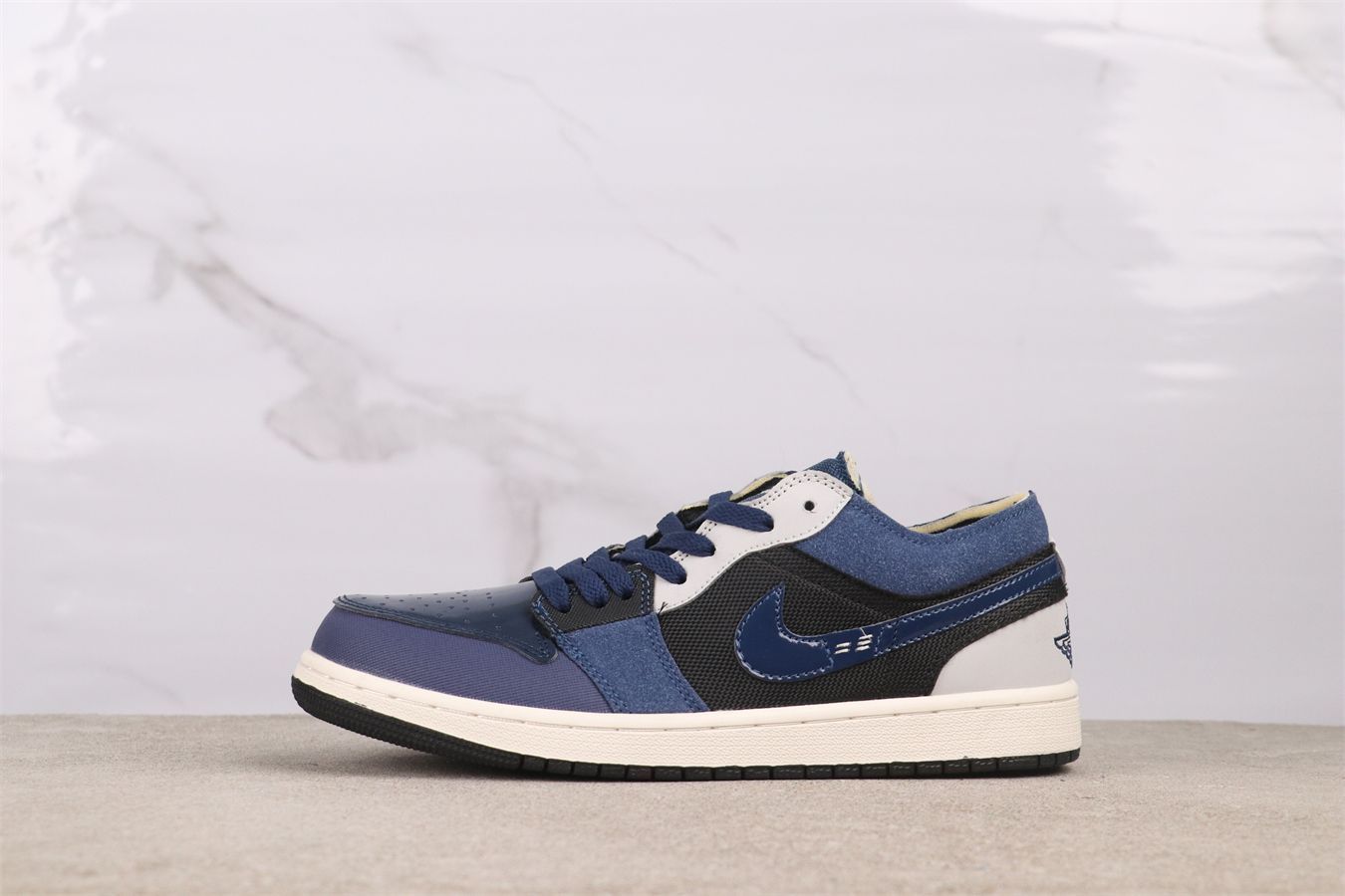 【今日特価】エア ジョーダン(Air Jordan) AJ1 ブラック ブルー(Black Blue)