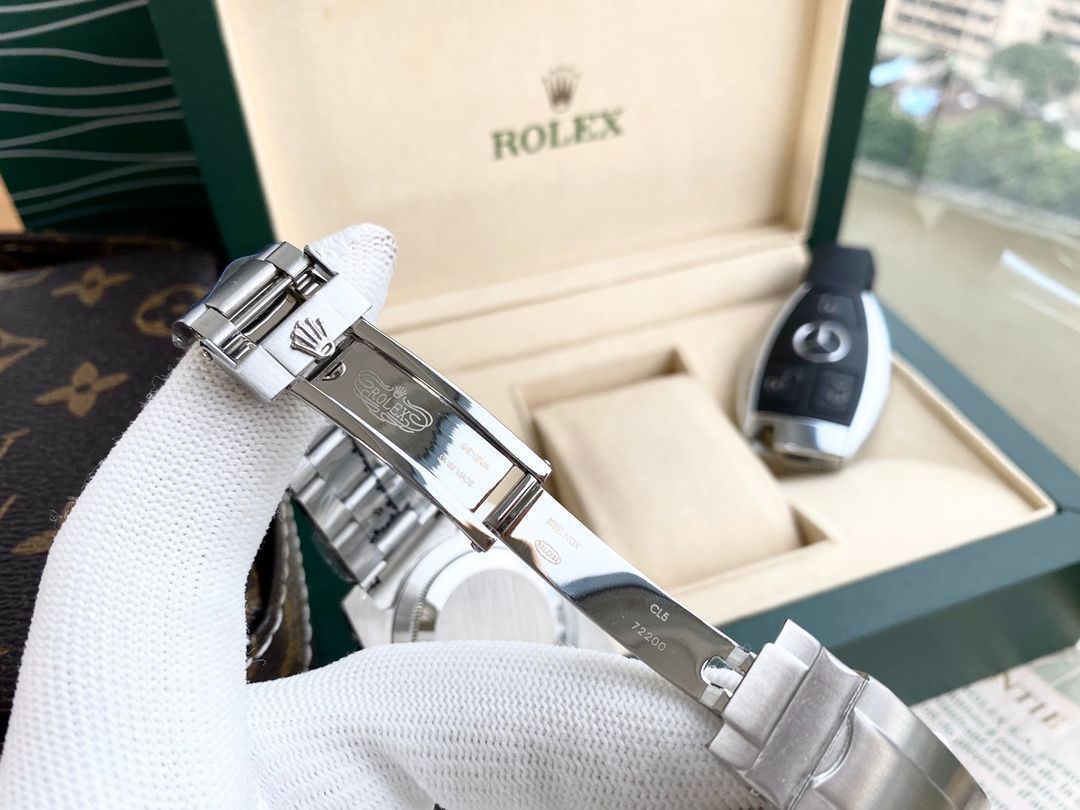 今日特価！ロレックス - Rolex 潜航者シリーズ 3 本針のセラミック回転リング付きの男用腕時計