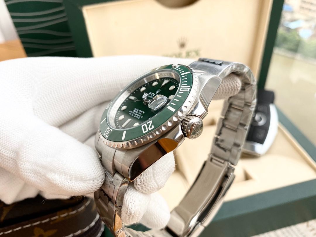 今日特価！ロレックス - Rolex 潜航者シリーズ 3 本針のセラミック回転リング付きの男用腕時計