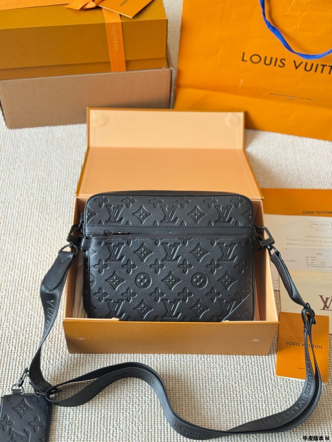 【今日特価】LV メンズ Trio メールマンバッグ ブラックサムライ 3 ピースセット