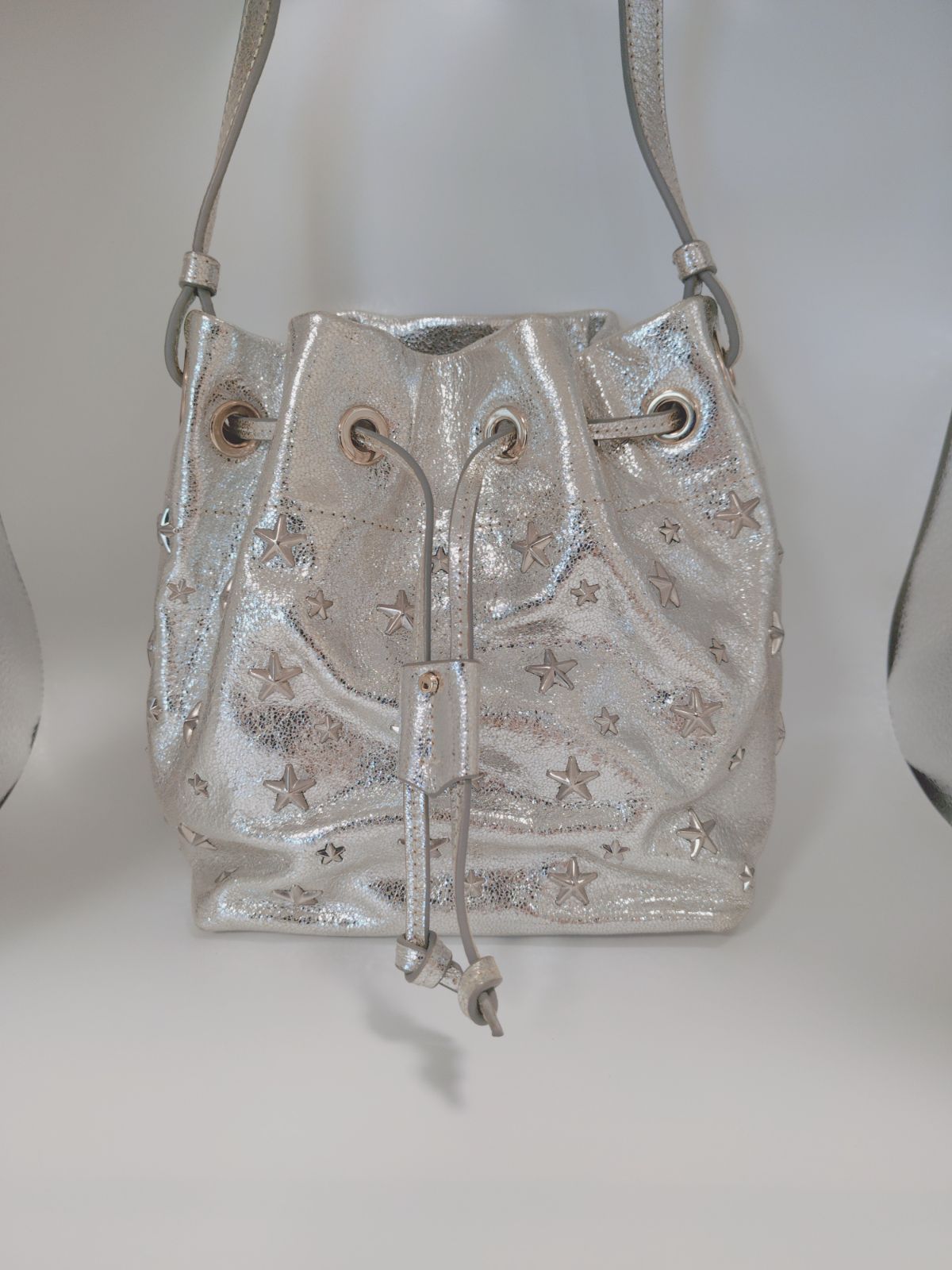 【極美品】JIMMY CHOO ジミーチュウ JUNO/S スタースタッズ 巾着 ショルダーバッグ シルバー