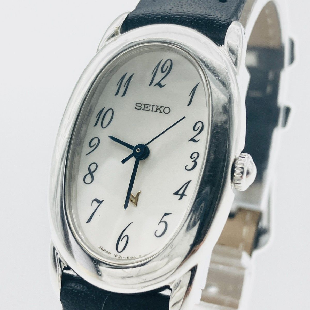 【稼働】セイコー SEIKO 1F21-5B70 腕時計 レディース オーバル 楕円 ホワイト文字盤 ブルー針 クォーツ 電池交換