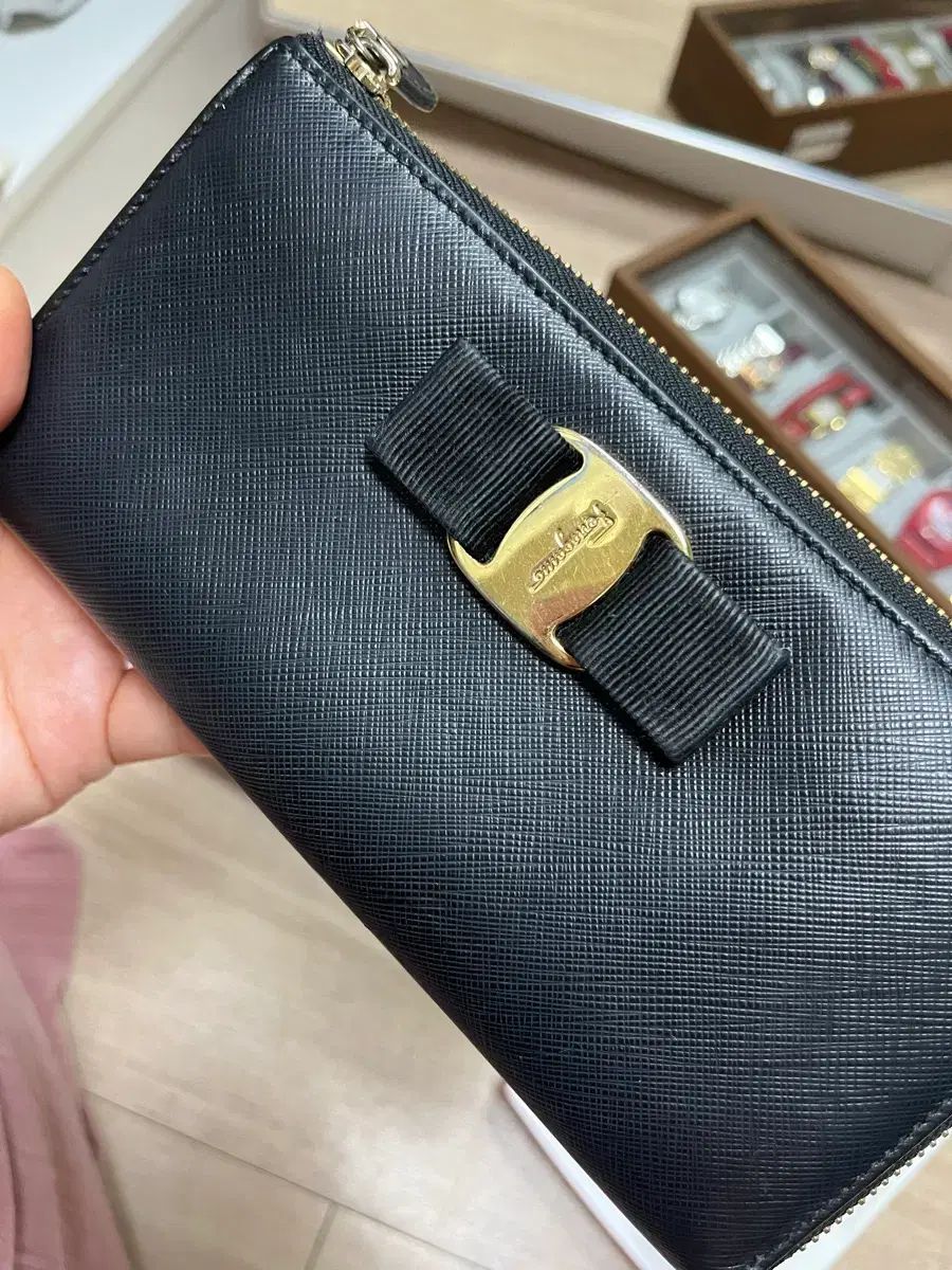FERRAGAMO フェラガモ ガンチーニ 財布 ブラック 正規品 9,049円