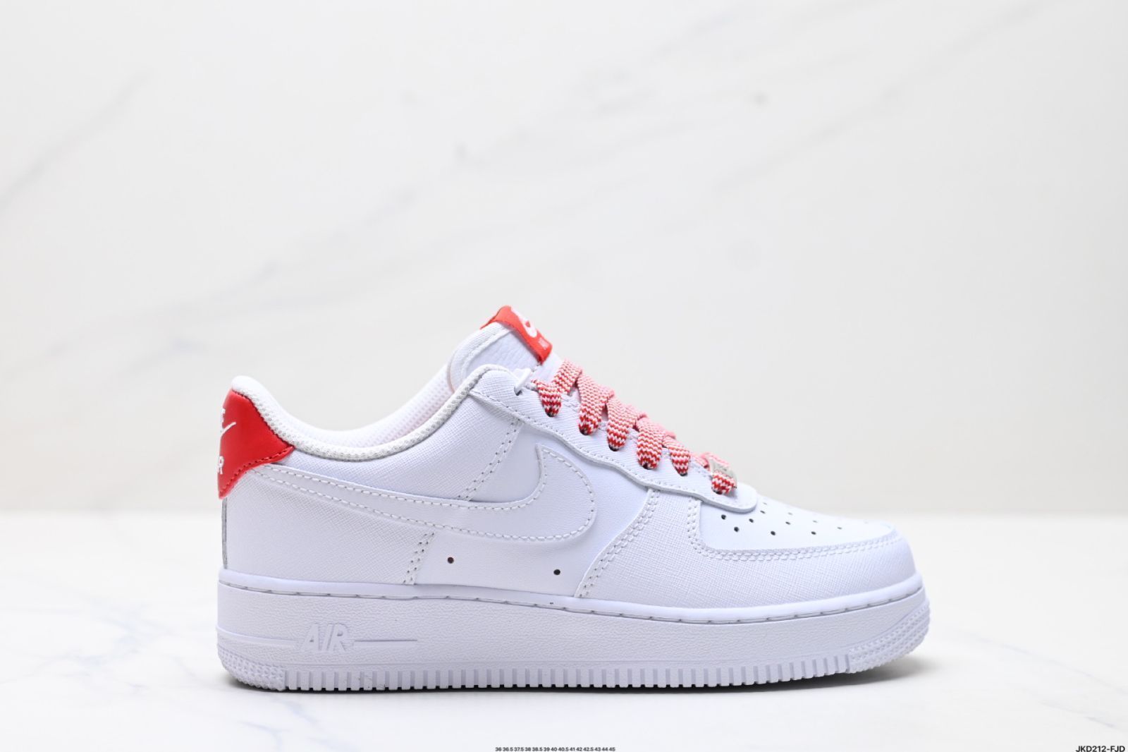Nike ナイキ Air Force 1 ’07 LV8 エアフォースワン ロートップ ユニバーサル カジュアル スポーツ スケートシューズ