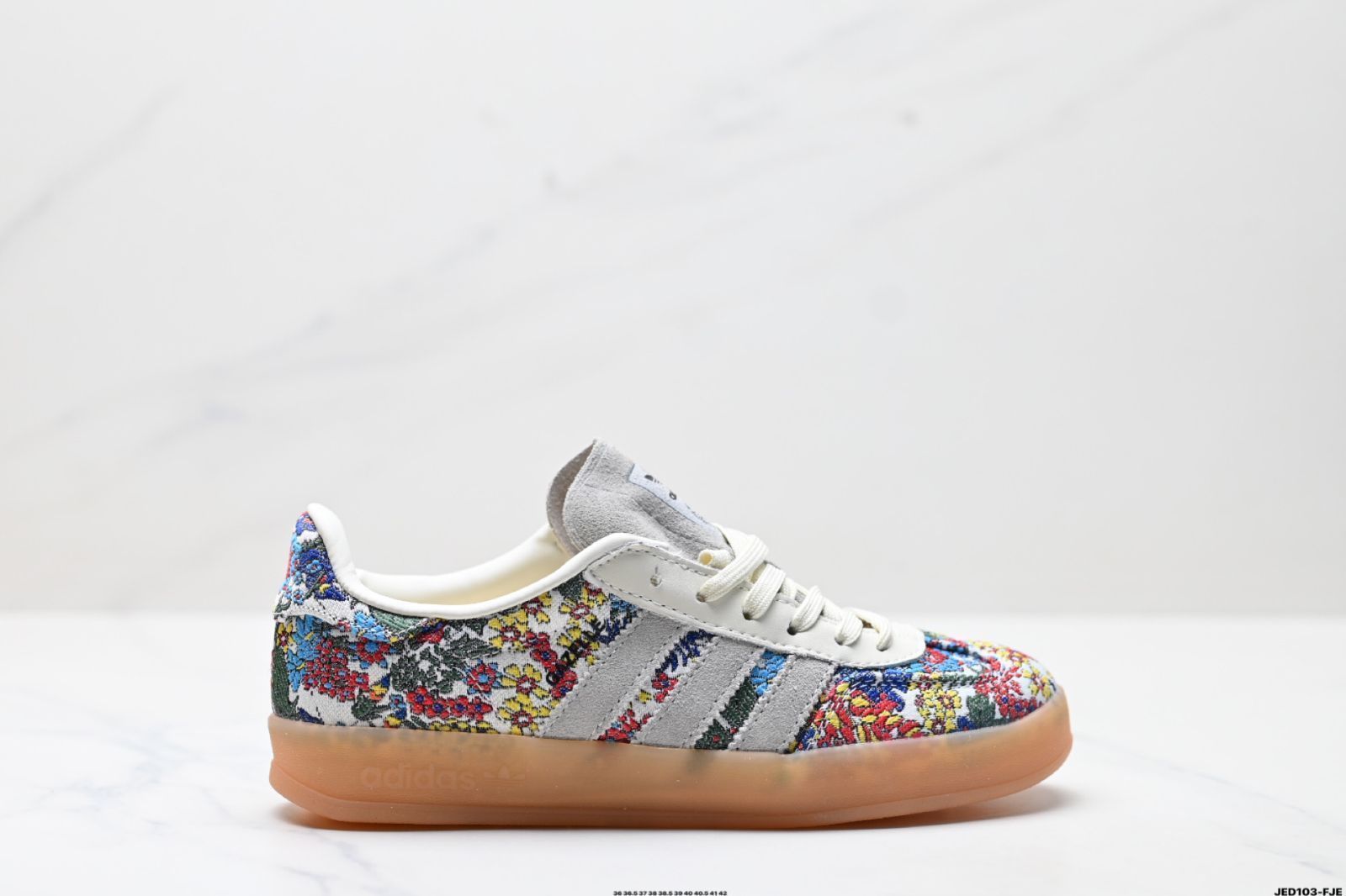 Adidas Originals Gazelle Indoor（アディダス オリジナルズ ガゼル インドア）　クローバー柄のカジュアルな滑り止め・耐磨耗性のローカット スケートシューズ