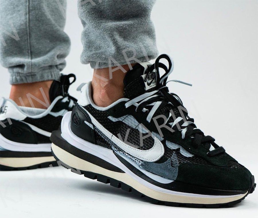 Nike サカイ × ナイキ ヴェイパー ワッフル ブラックアンドホワイト