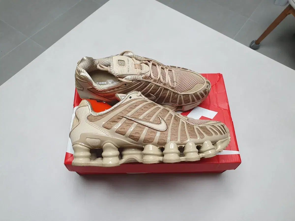 250 NIKE ウィメンズ ショックス TL 新品 出品