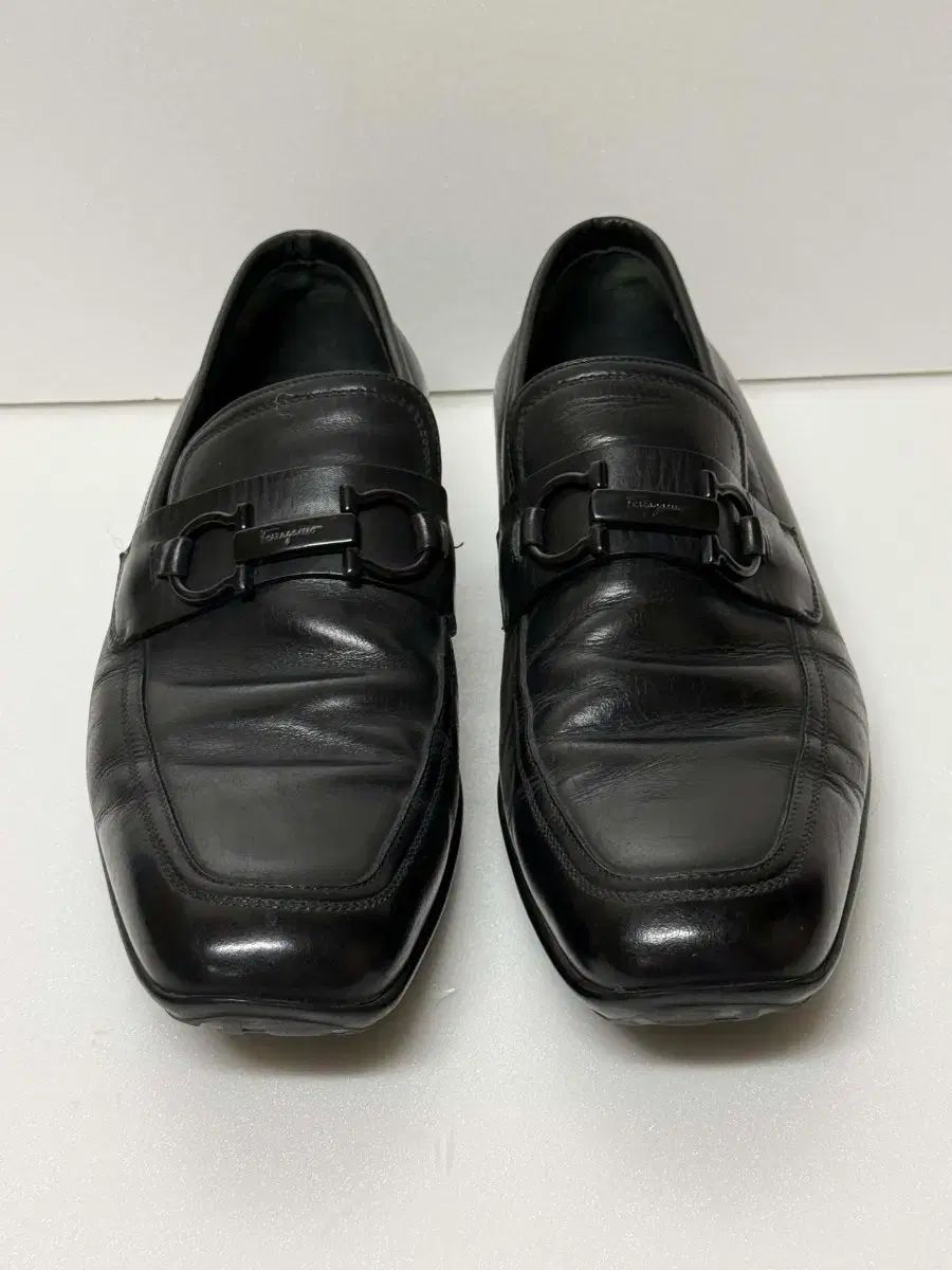 FERRAGAMO フェラガモ ローファー ブラック 13,804円