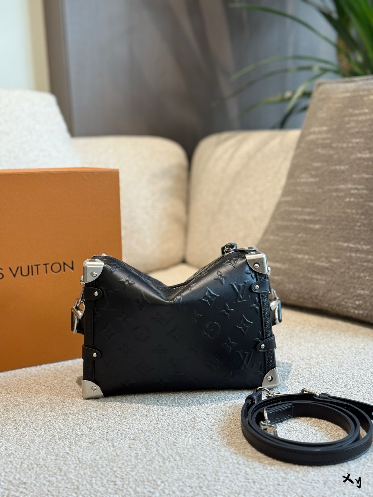 【今日特価】LV New Side Trunk 
