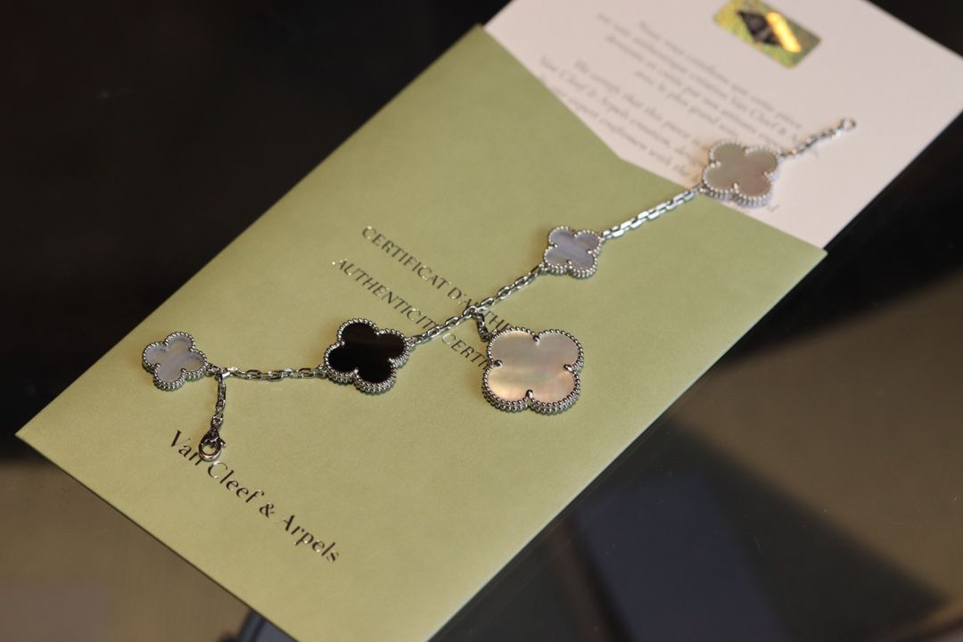 [Van Cleef & Arpels] マジック アルハンブラ 5連ブレスレット | ヴァン クリーフ & アーペル レディースジュエリー｜本日限定特価｜新品未使用-MM輸入