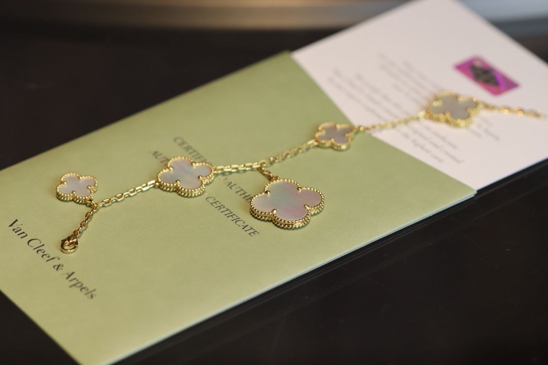 [Van Cleef & Arpels] マジック アルハンブラ 5連ブレスレット | ヴァン クリーフ & アーペル レディースジュエリー｜本日限定特価｜新品未使用-MM輸入