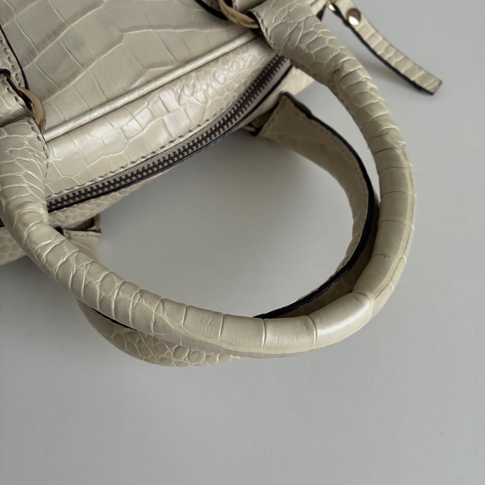 【美品】マックスマーラ トートバッグ ハンドバッグ クロコ レザー ホワイト　白 MaxMara マックスマーラ ハンドバッグ ホワイト系 アイボリー クロコ型