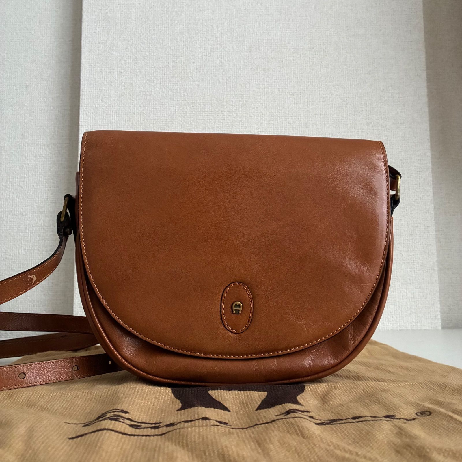 Aigner アイグナー レザー ショルダーバッグ ブラウン ロゴ 