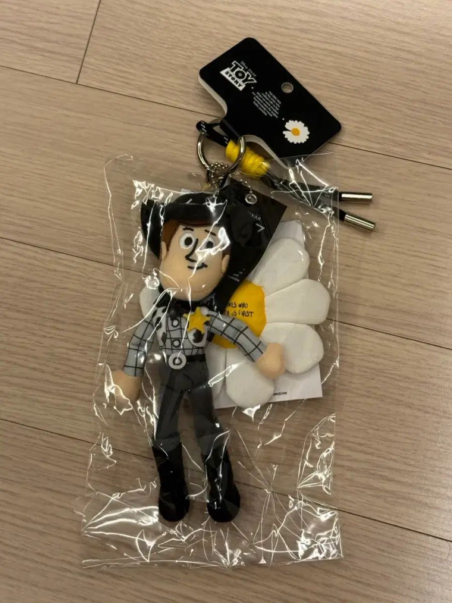 ピースマイナスワンxトイストーリー ウッディ