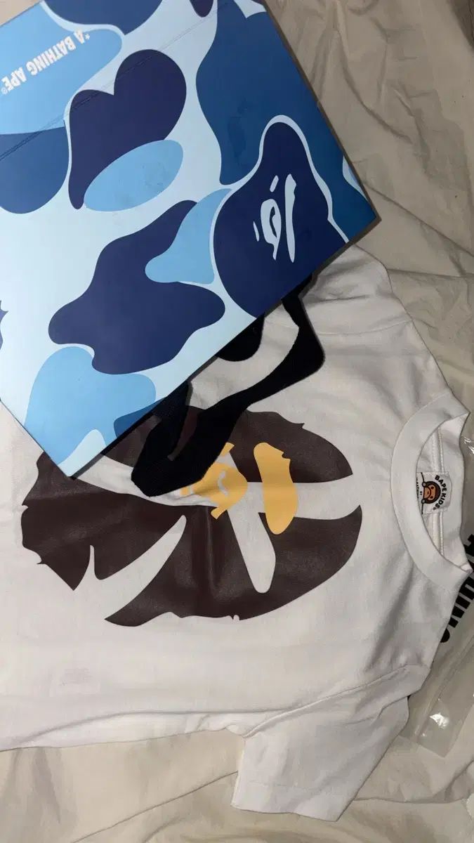 A BATHING APE アベイシングエイプ キッズ 半袖 Tシャツ 白 (成人