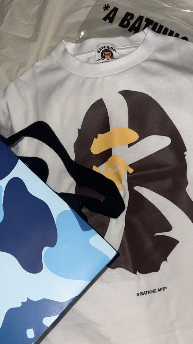 A BATHING APE アベイシングエイプ キッズ 半袖 Tシャツ 白 (成人