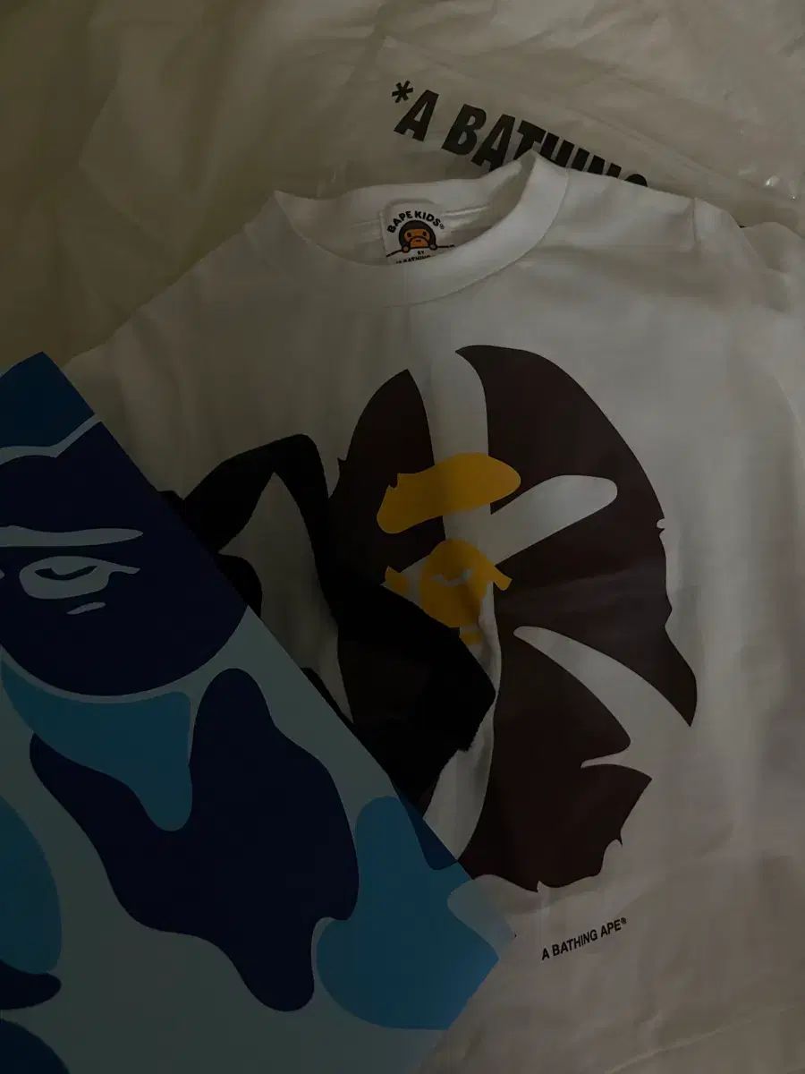 A BATHING APE アベイシングエイプ キッズ 半袖 Tシャツ 白 (成人