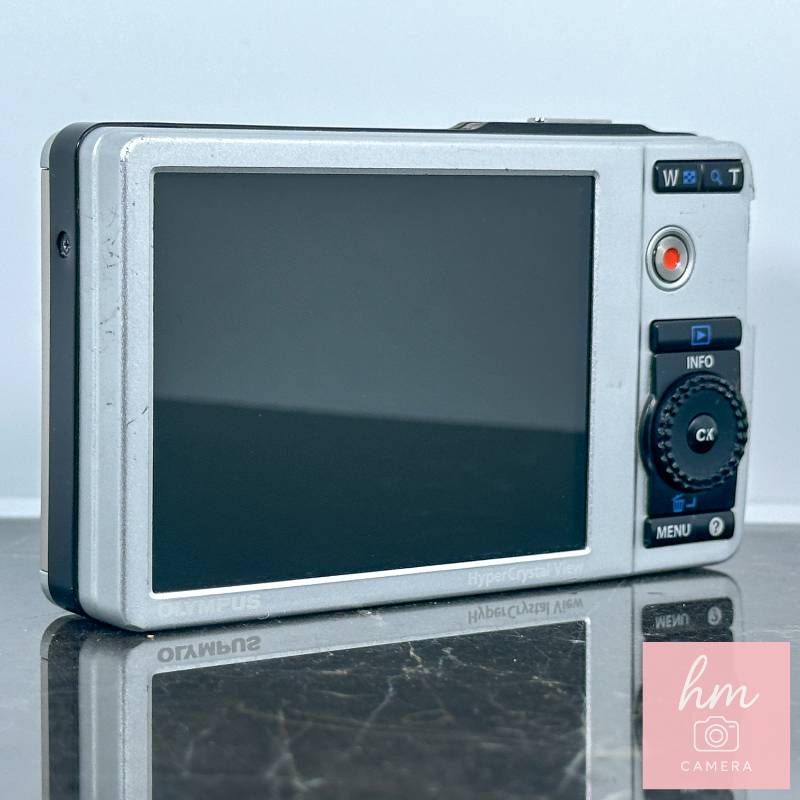 OLYMPUS μ-7040 チタニウムシルバー 1400万画素 光学7倍ズーム 広角
