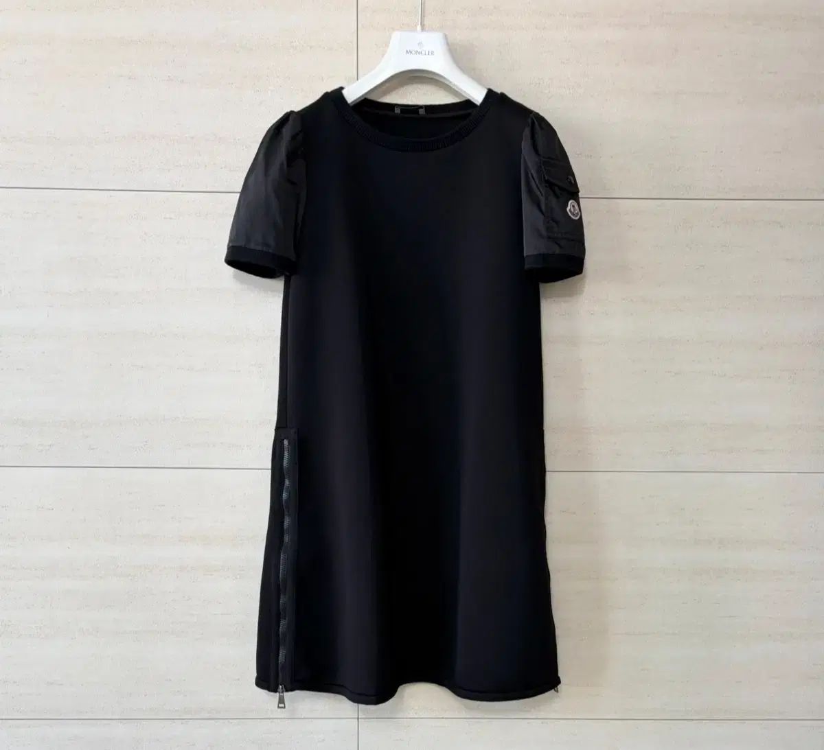 MONCLER ABITO ブラック ONE PIECE