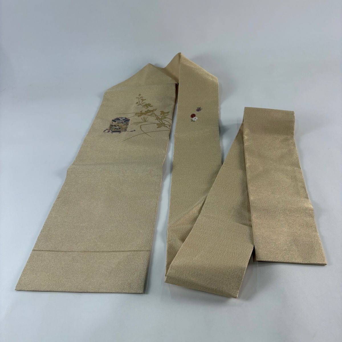 美品】 名古屋帯 優品 貝桶 草花 金糸 刺繍 金色 正絹 【中古】 - メルカリ