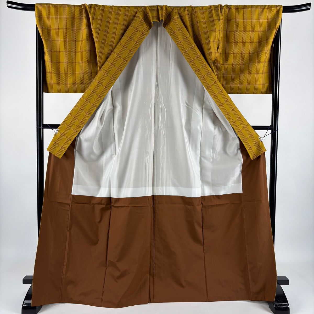 【美品】 紬 身丈169.5cm 裄丈70cm L 袷 格子 山吹茶色 正絹 逸品 【中古】