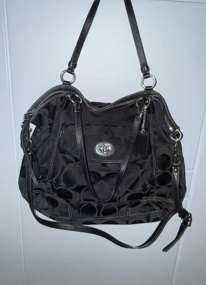 Coach mint core black vintage shoulder bag