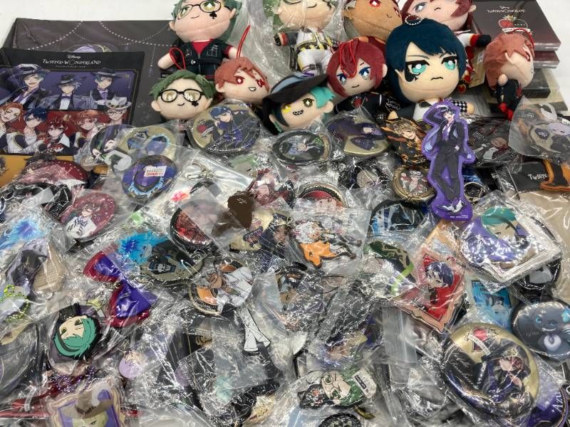ツイステ グッズ 大量 ぬいぐるみ 缶バッジ ファイル アクスタ