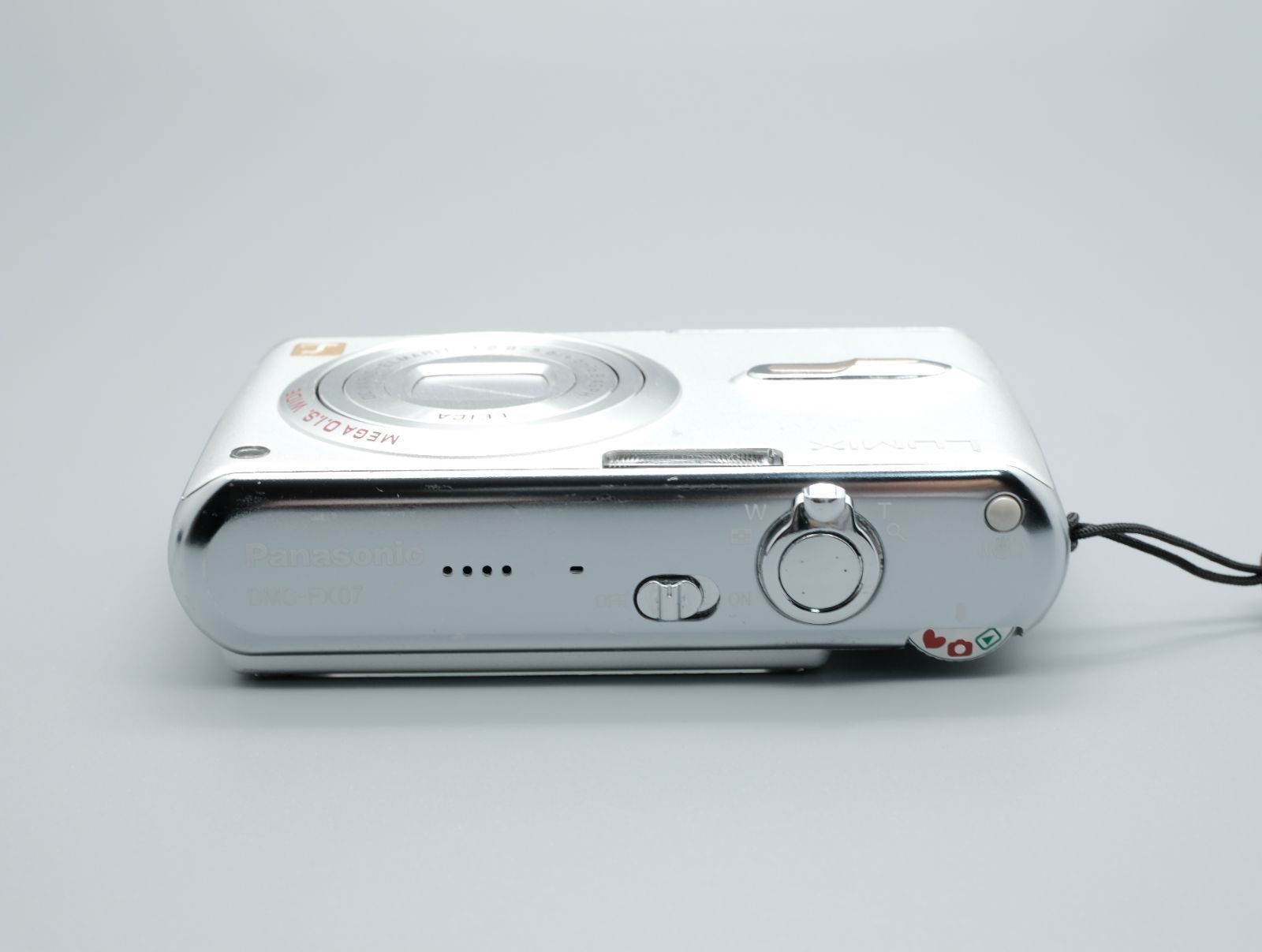 □完動品 Panasonic LUMIX DMC-FX07 シルバー コンパクトデジタル
