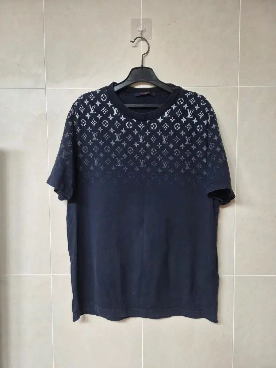 ルイヴィトン モノグラム Tシャツ 半袖 ネイビー
