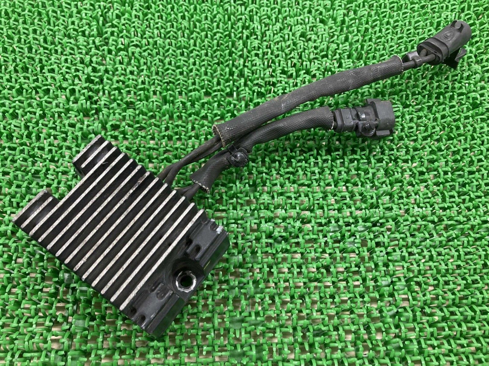 スポーツスター レギュレター ハーレー 純正 中古 2008～2013年式 XL883 XL1200 Dq