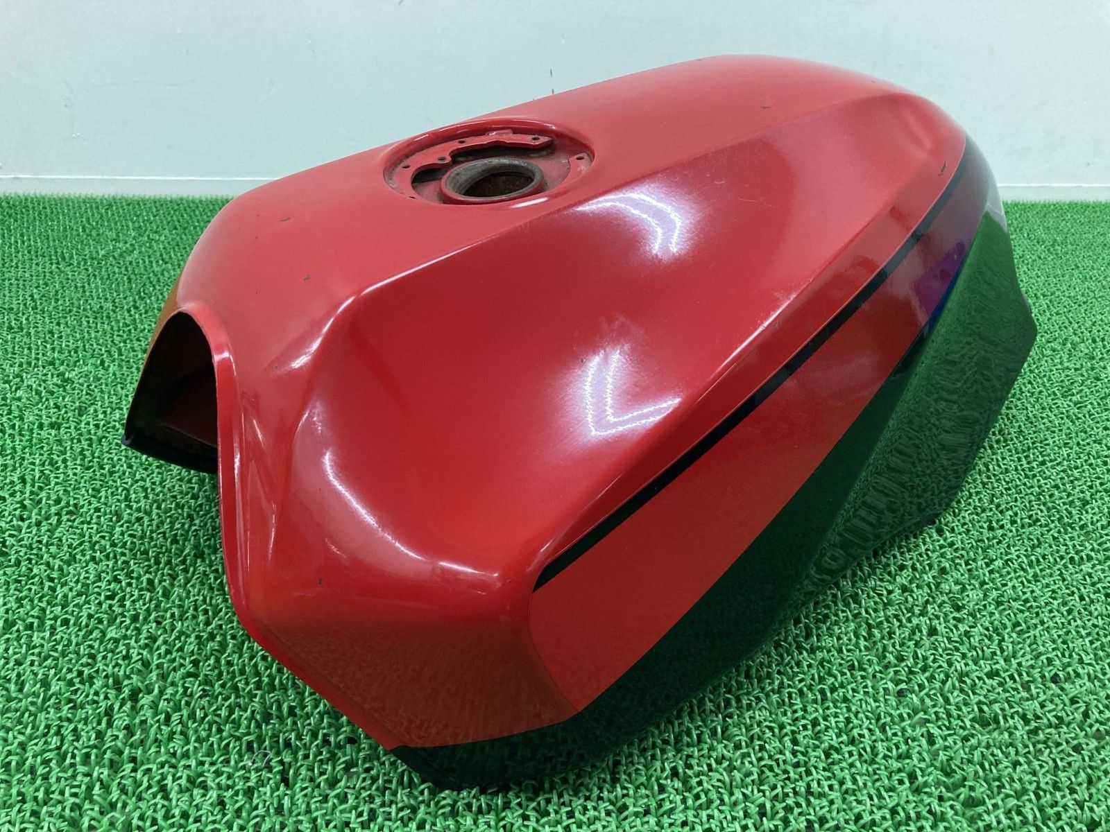 GPZ900R タンク 赤/黒 カワサキ 純正 中古 ZX900A NinjaGPz900R