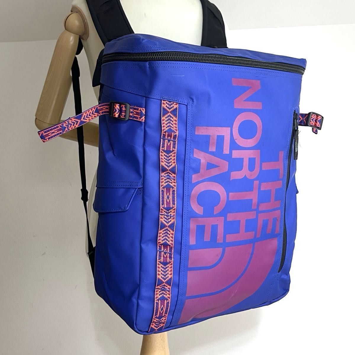 美品 THE NORTH FACE ノースフェイス BCヒューズボックス2 リュック 30L ブルー NM81817