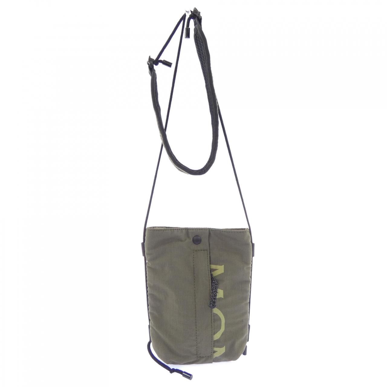 モンクレール MONCLER 5L00003 M3409 BAG 28,340円