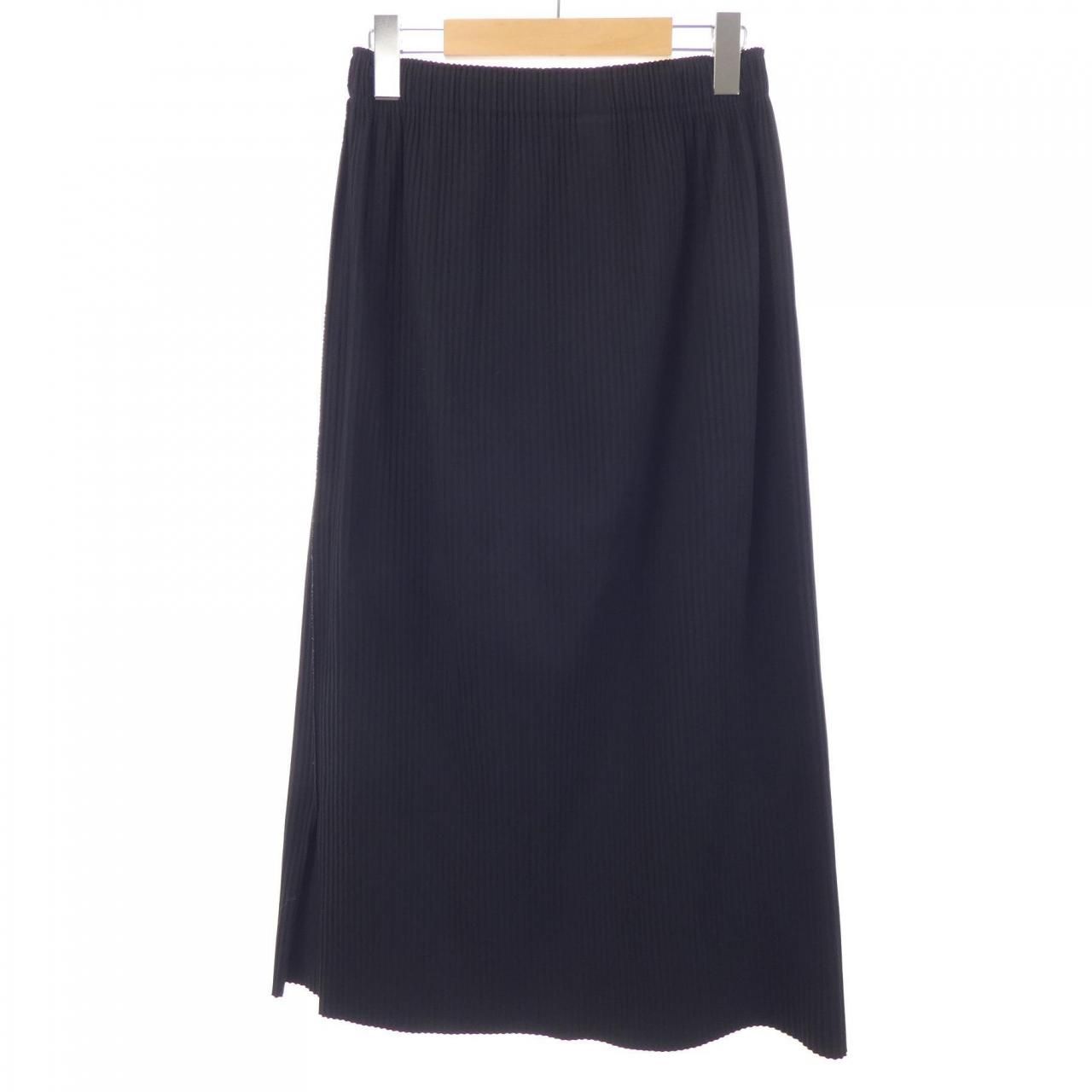 スカート　イッセイミヤケ　ISSEY MIYAKE me ミーイッセイミヤケ me ISSEY MIYAKE MI32KG923 スカート - メルカリ