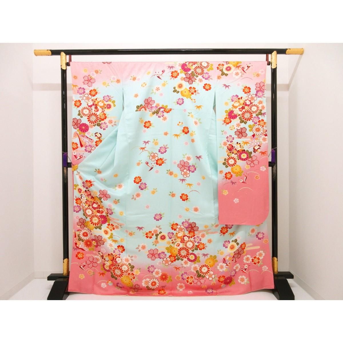 振袖　友禅加工刺繍入り　ボカシ染