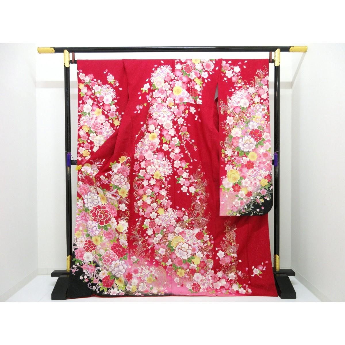 振袖　銀通しボカシ染　友禅金彩加工　刺繍入り